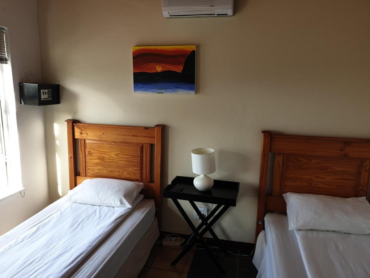 Amakaya Backpackers Travellers Accommodation เพลตเตนเบิร์กเบย์ ภายนอก รูปภาพ
